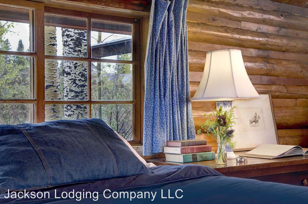 1900 Poker Flats Loop - Photo 2 of 13