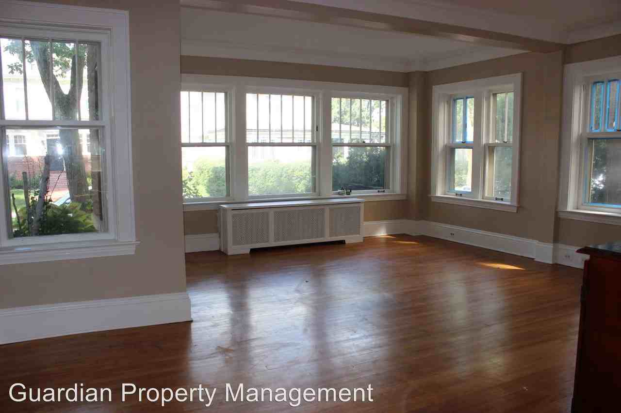 2407 Girard Ave S #2 - Photo 3 of 20