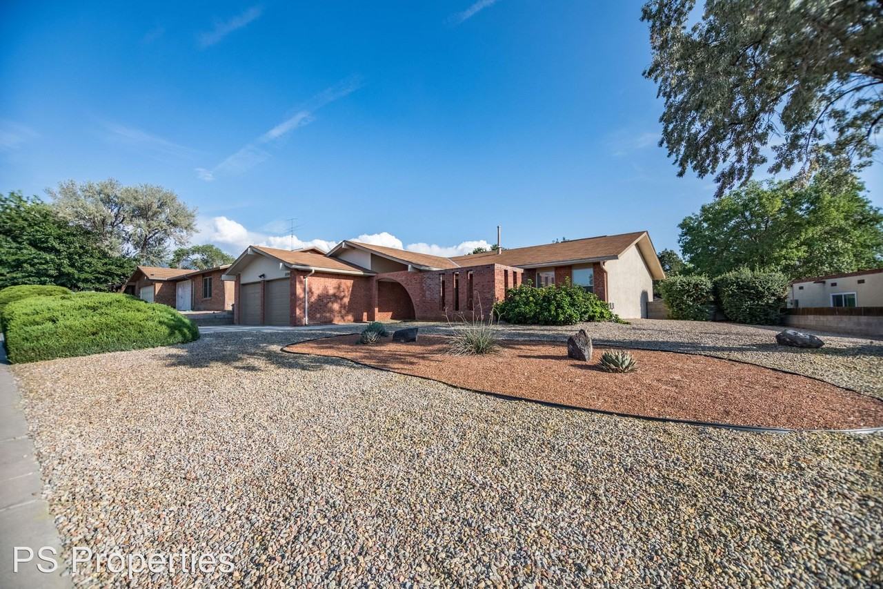 10700 Hagen Rd NE - Photo 2 of 6