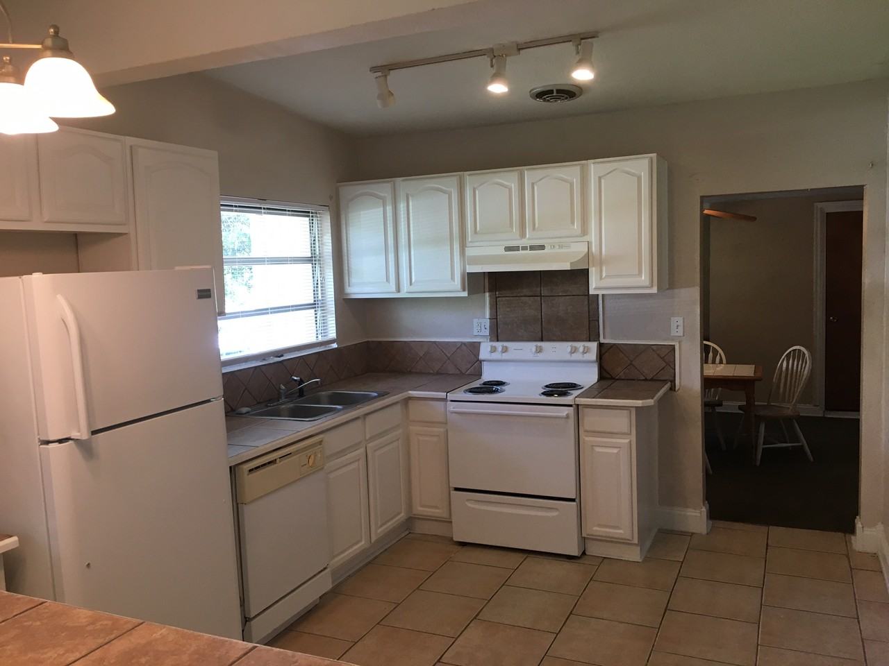 4510 Havre Way - Photo 3 of 18