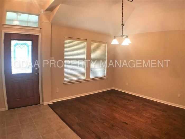 3808 Noe Ln - Photo 2 of 13