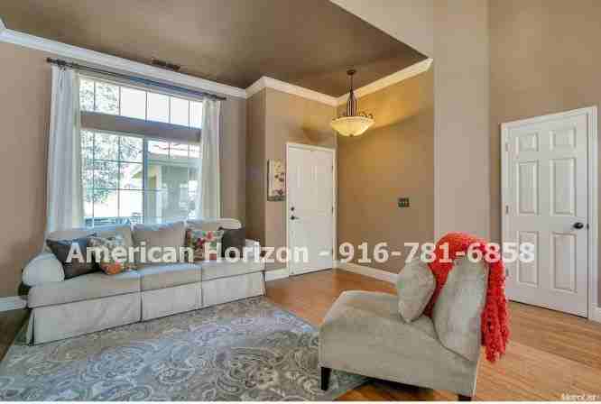 107 Donegan Ct - Photo 2 of 11