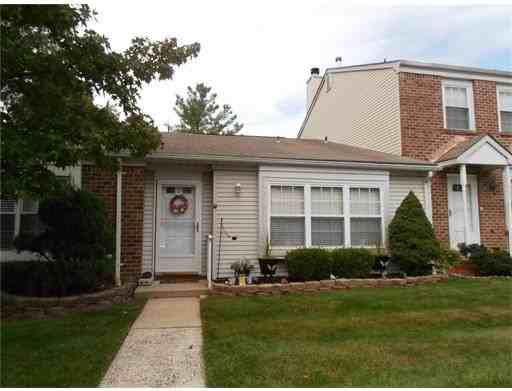 252 Chaucer Ct - Photo 2 of 18