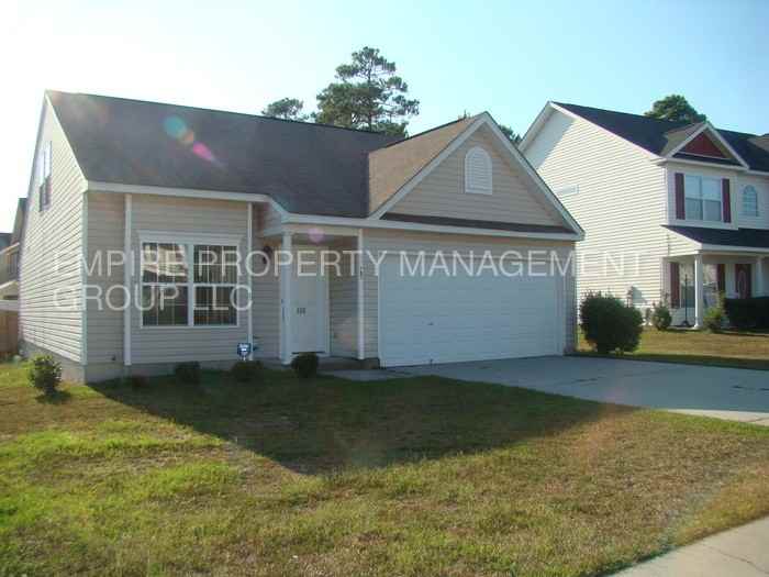 401 Dukes Hill Rd - Photo 2 of 34