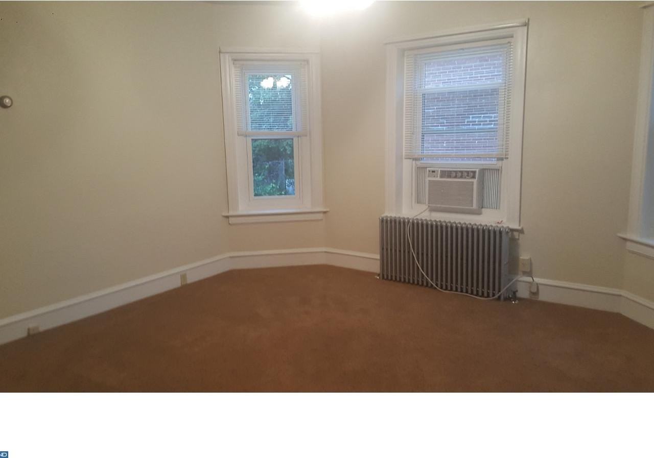 443 Main St - Photo 3 of 11