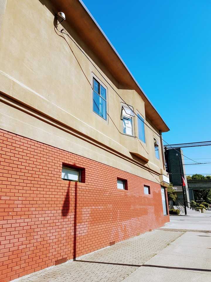 2651 Commercial Drive #4 - Photo 21 of 22