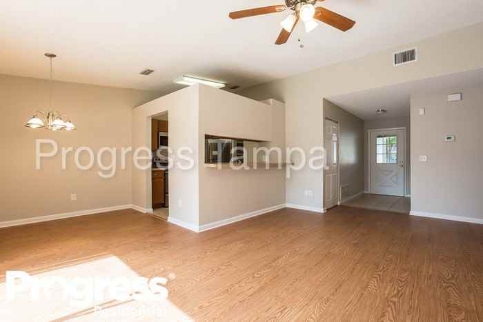 317 Regal Park Dr - Photo 3 of 15