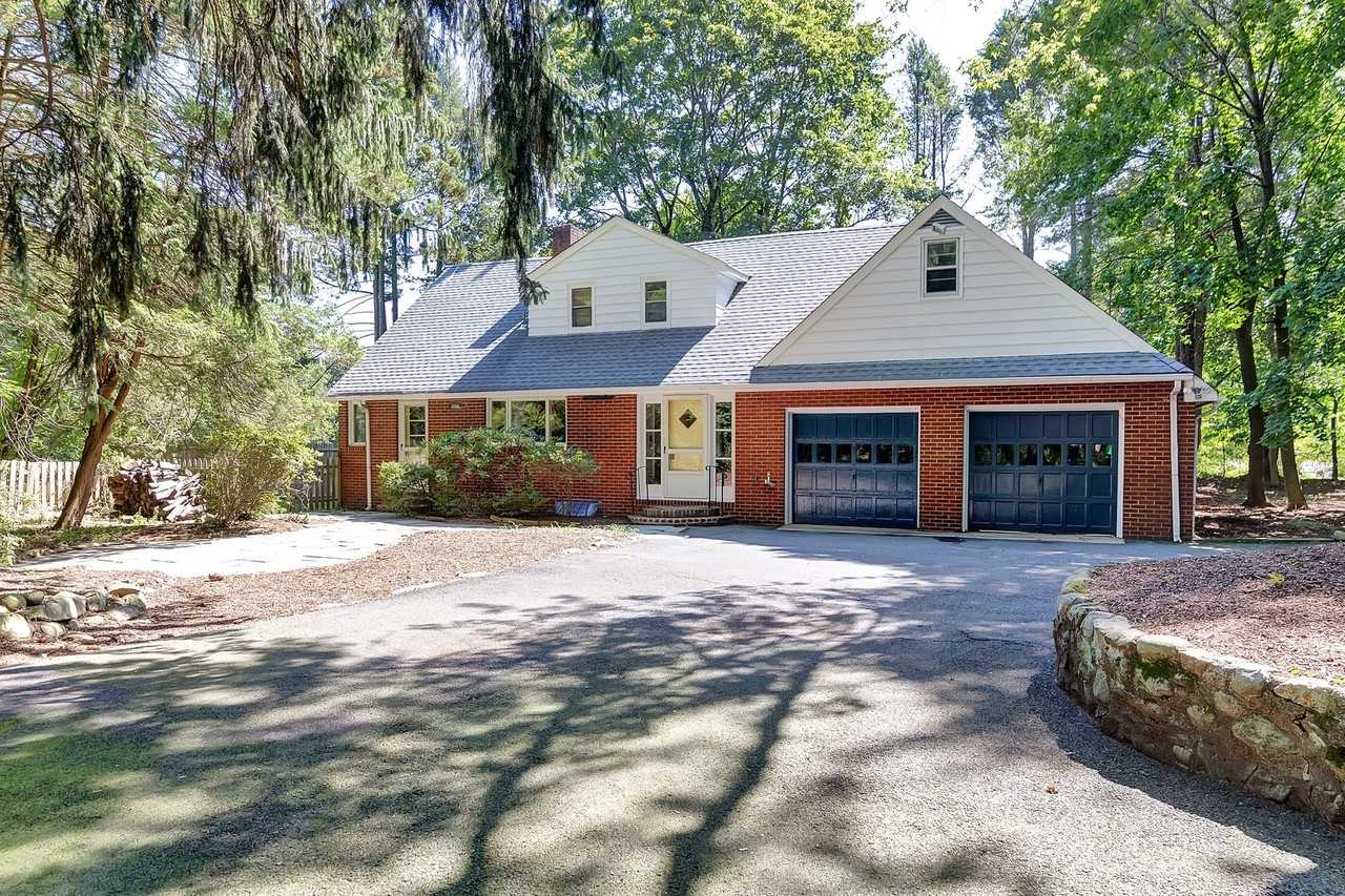 863 E Saddle River Rd - Photo 3 of 18