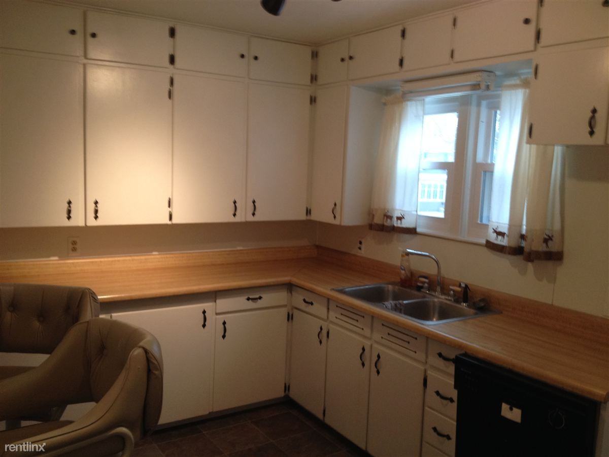 622 James St - Photo 3 of 12