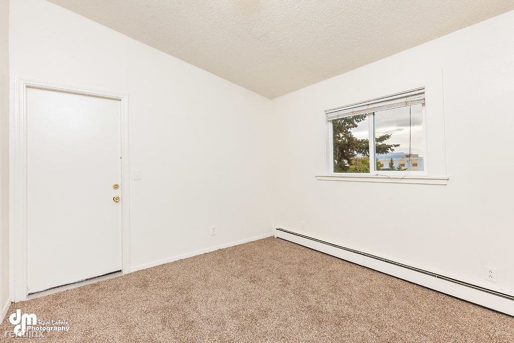 1436 E 11th Ave - Photo 3 of 19