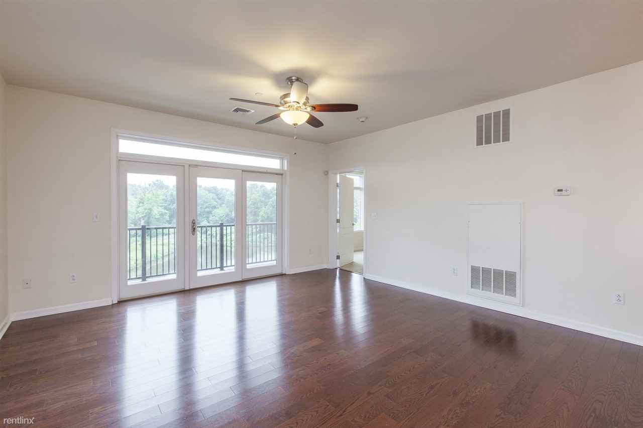 324 Carson Terrace - Photo 2 of 28