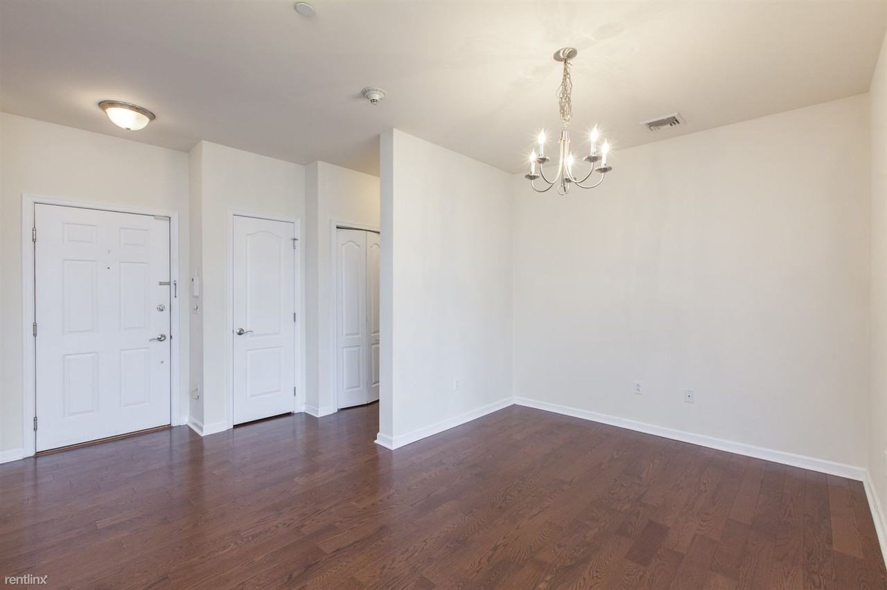 324 Carson Terrace - Photo 3 of 28