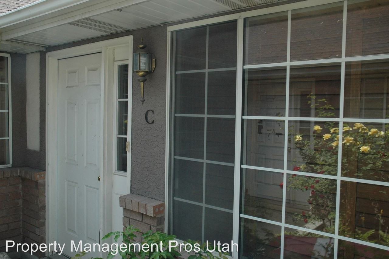 937 S 250 W St #C - Photo 3 of 22