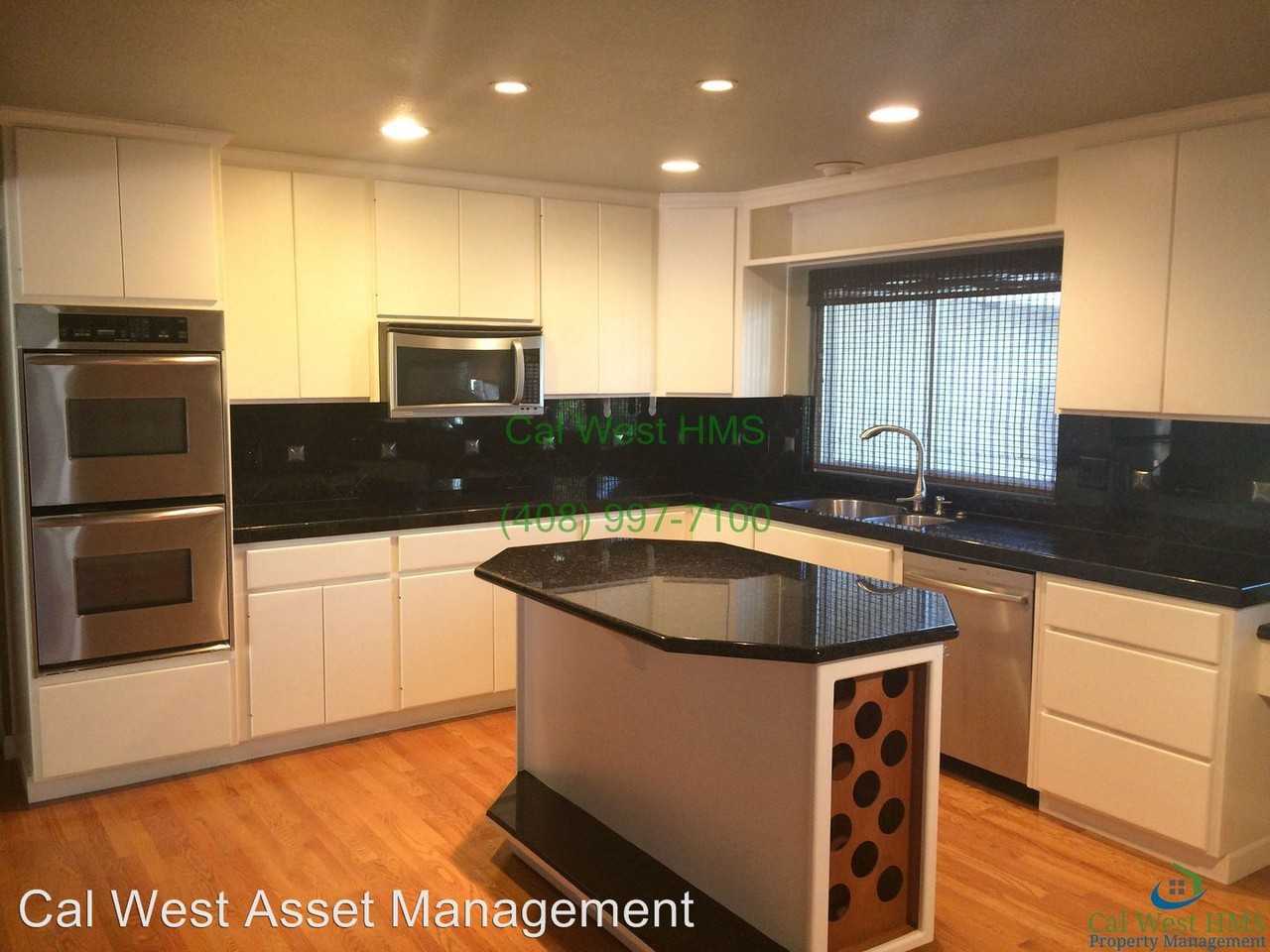 1150 Old Oak Dr - Photo 3 of 18