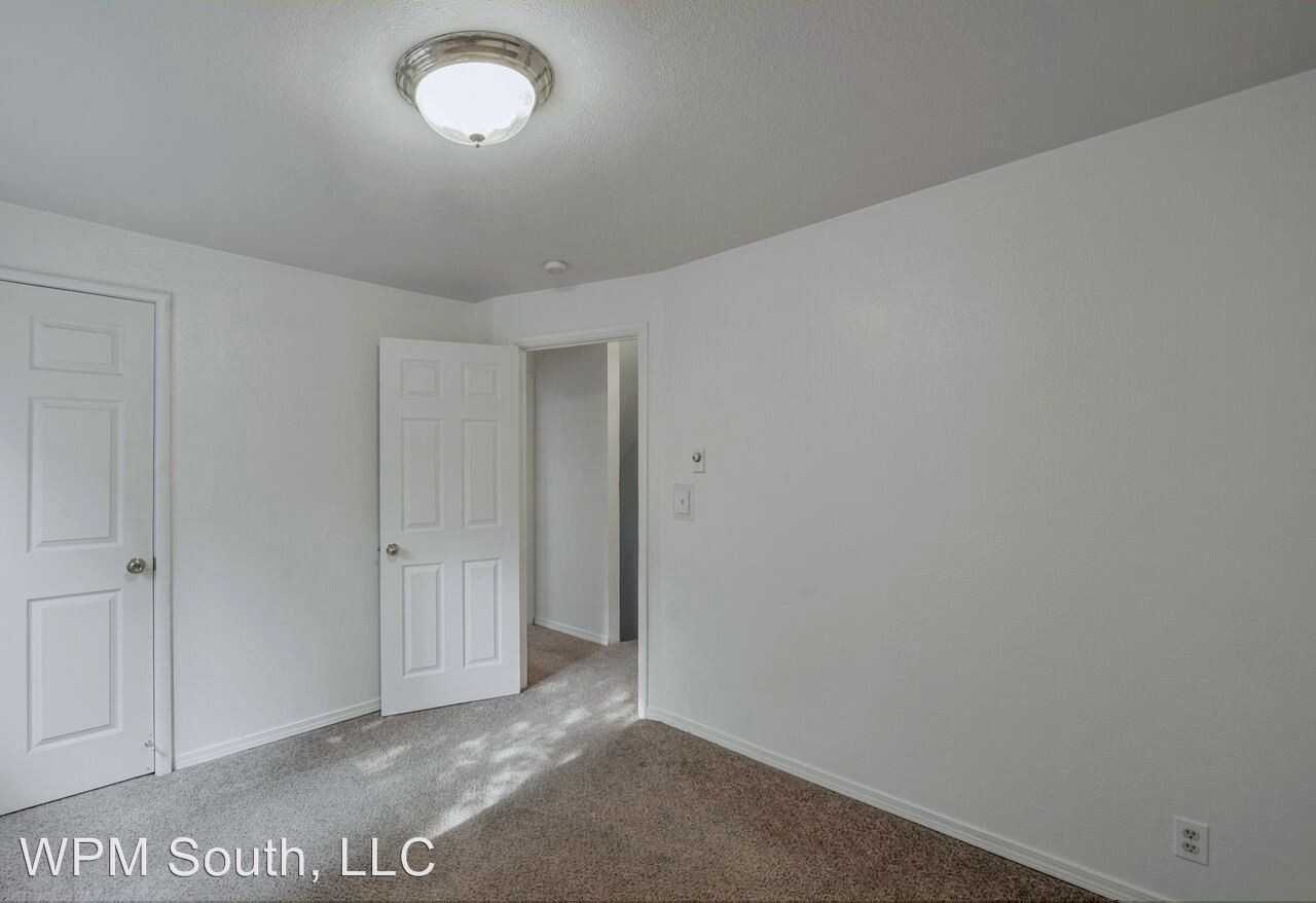 2051 S 134th St - Photo 3 of 9