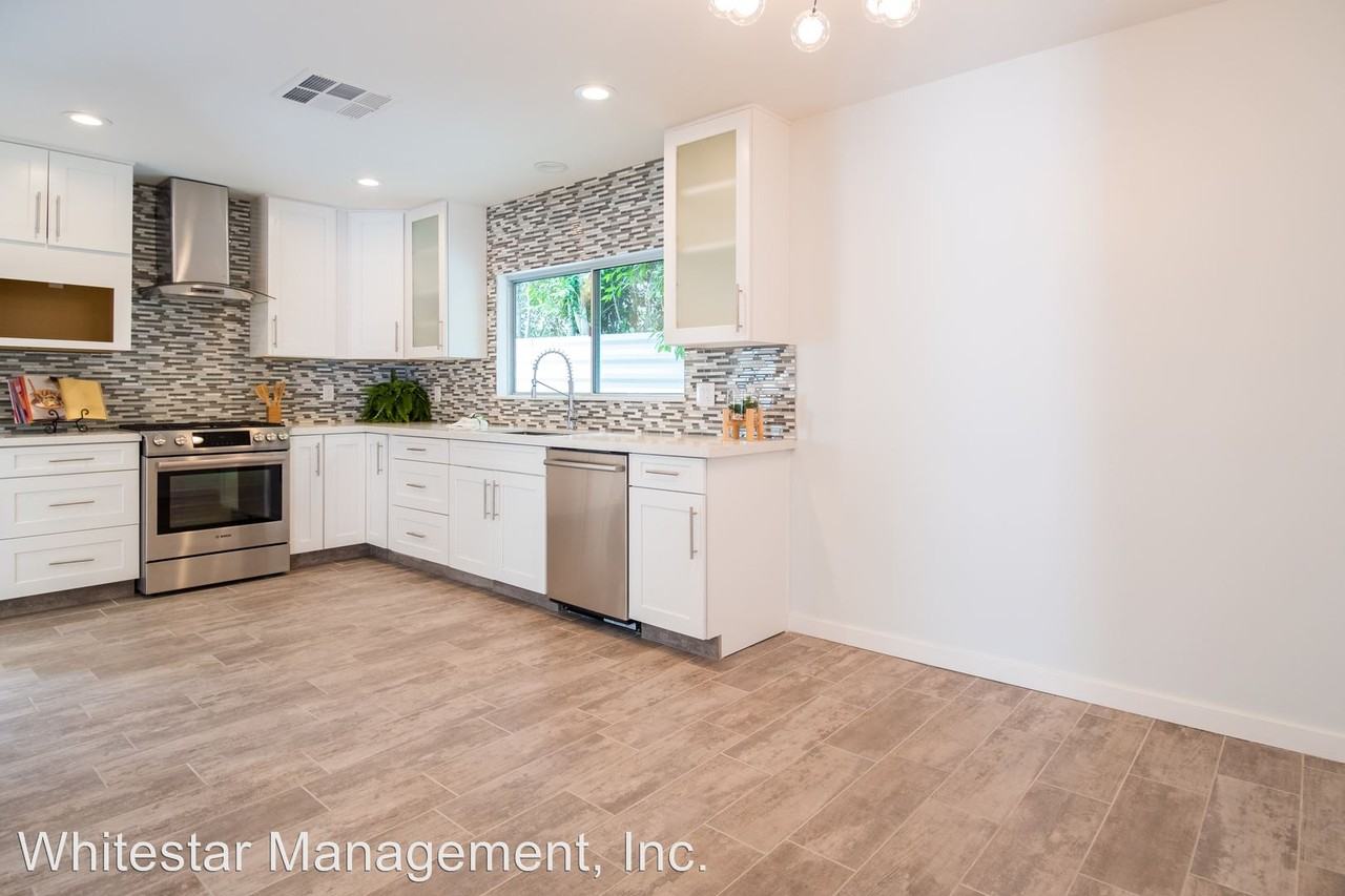 301 W Overlook Rd - Photo 3 of 14