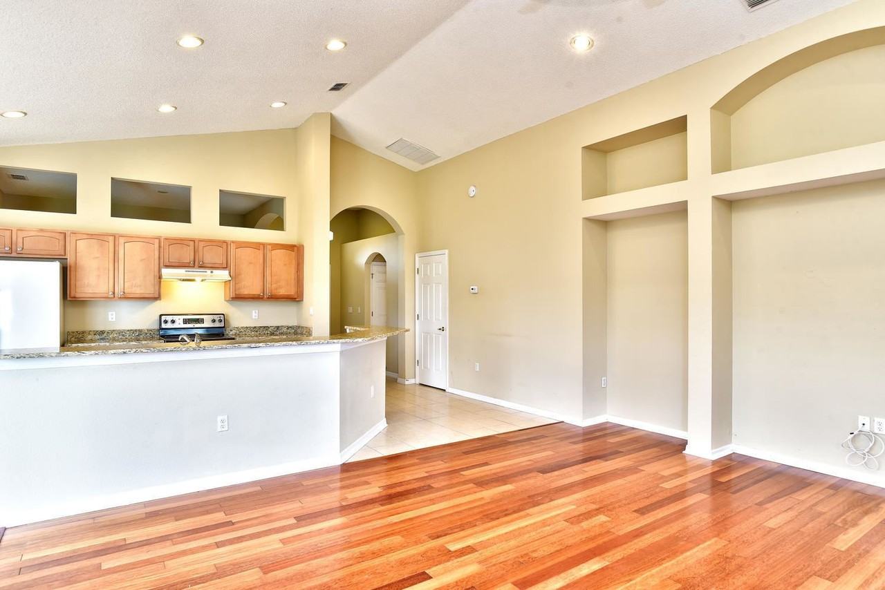 2549 Arrow Pointe Dr - Photo 3 of 22