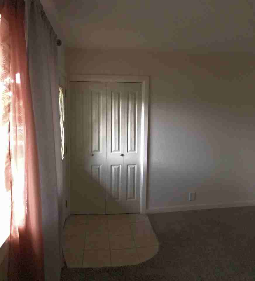 447 S 1450 E - Photo 3 of 17