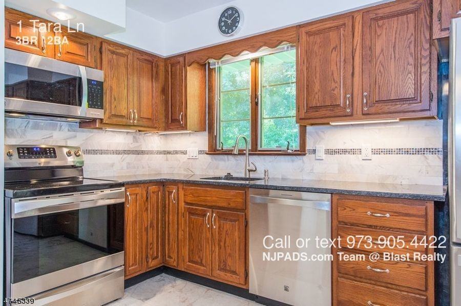 1 Tara Ln - Photo 2 of 18