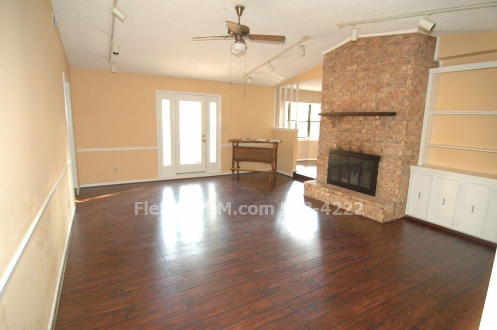 15 Crape Myrtle Pl - Photo 3 of 10