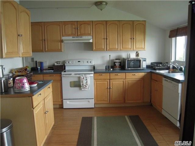 59 E Shore Rd - Photo 3 of 15