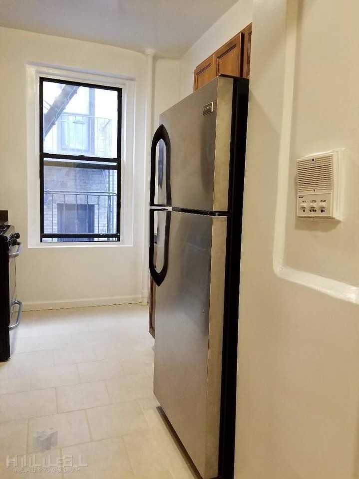 Metropolitan Ave #2M - Photo 2 of 11