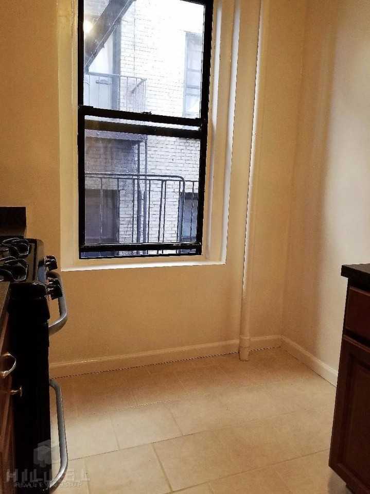 Metropolitan Ave #2M - Photo 3 of 11