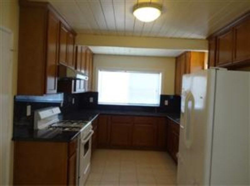 3160 Henderson Dr - Photo 2 of 13