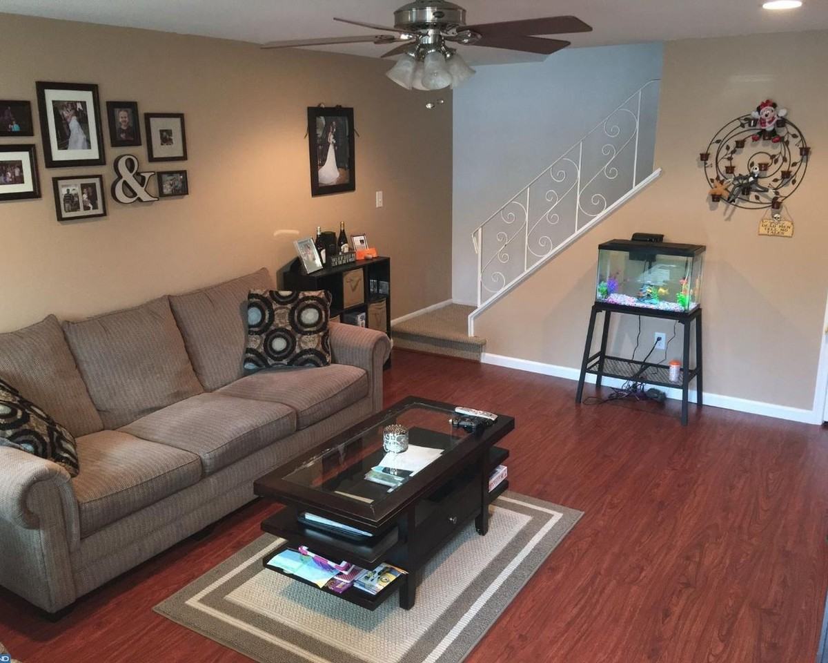 2020 Harbour Dr - Photo 3 of 13