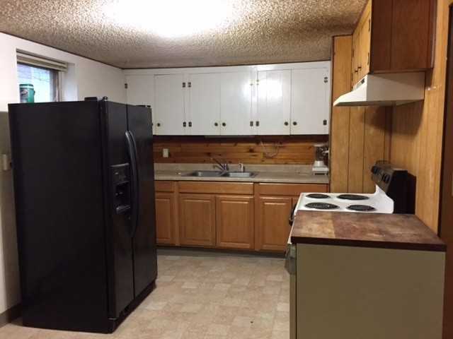 758 8th Ave - Photo 3 of 8