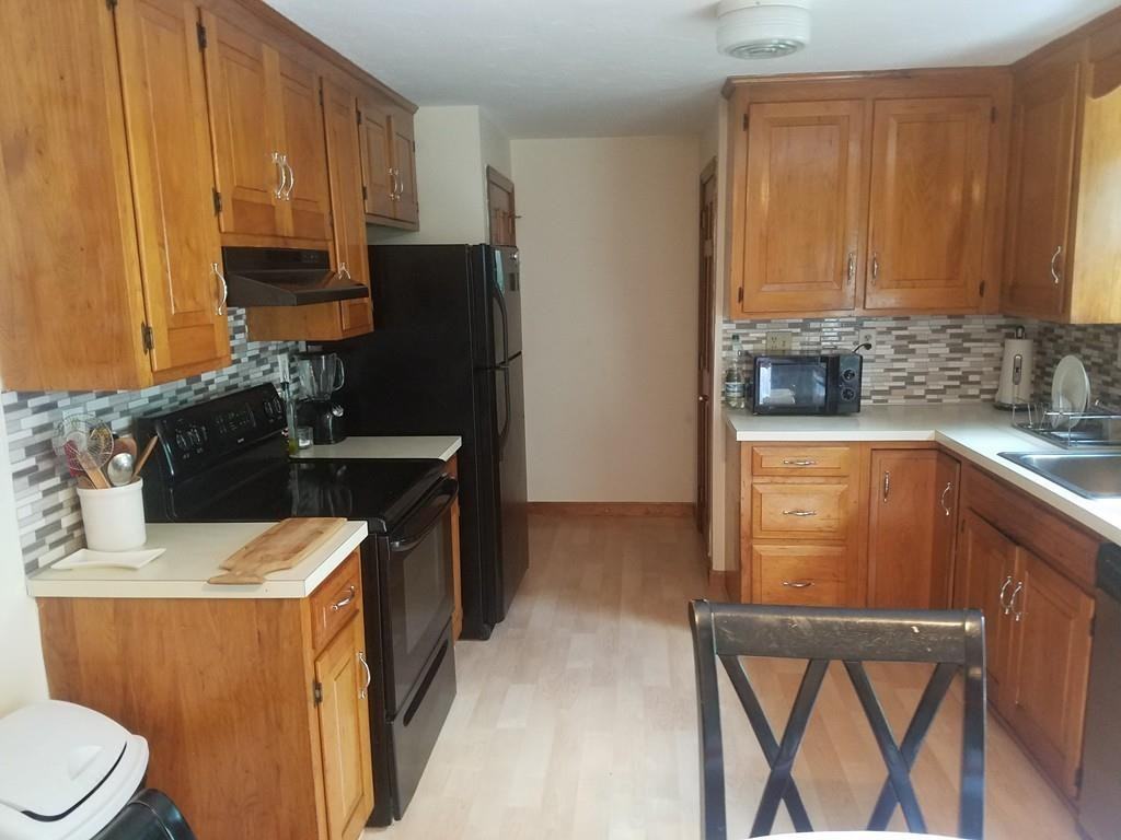 13 Crestwood Dr #13 - Photo 3 of 13
