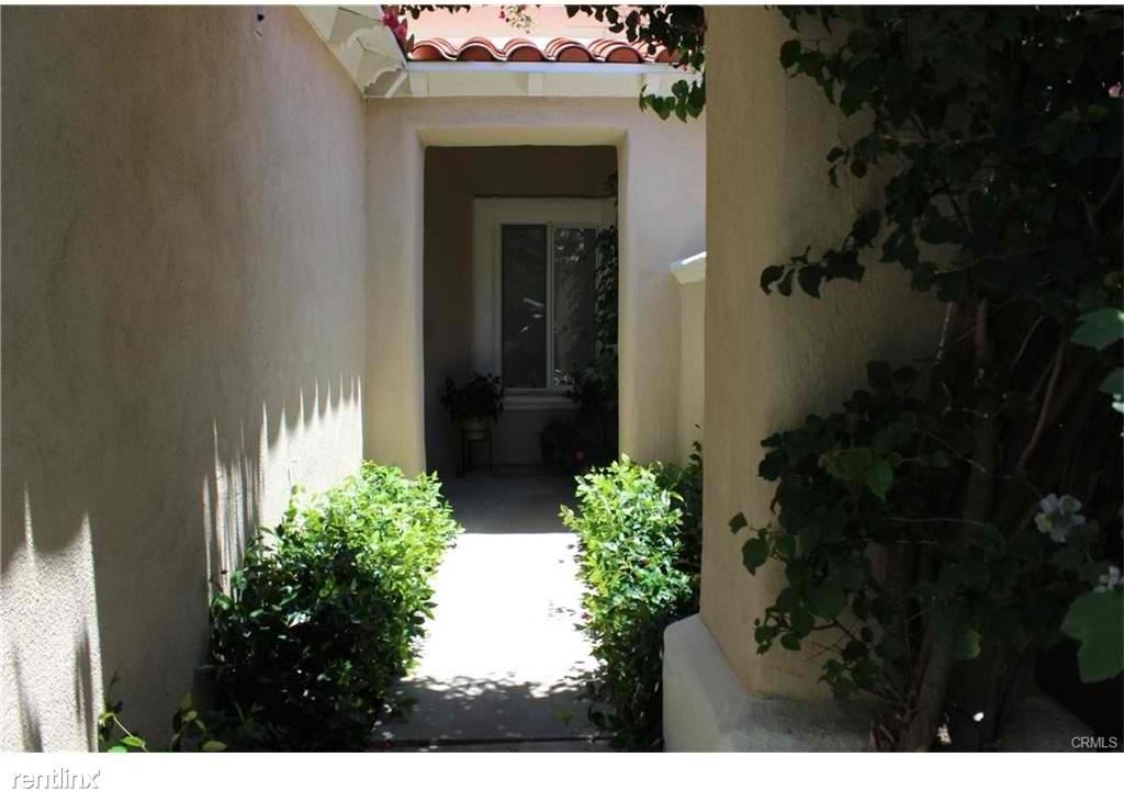 5 Avenida Daroca - Photo 3 of 43