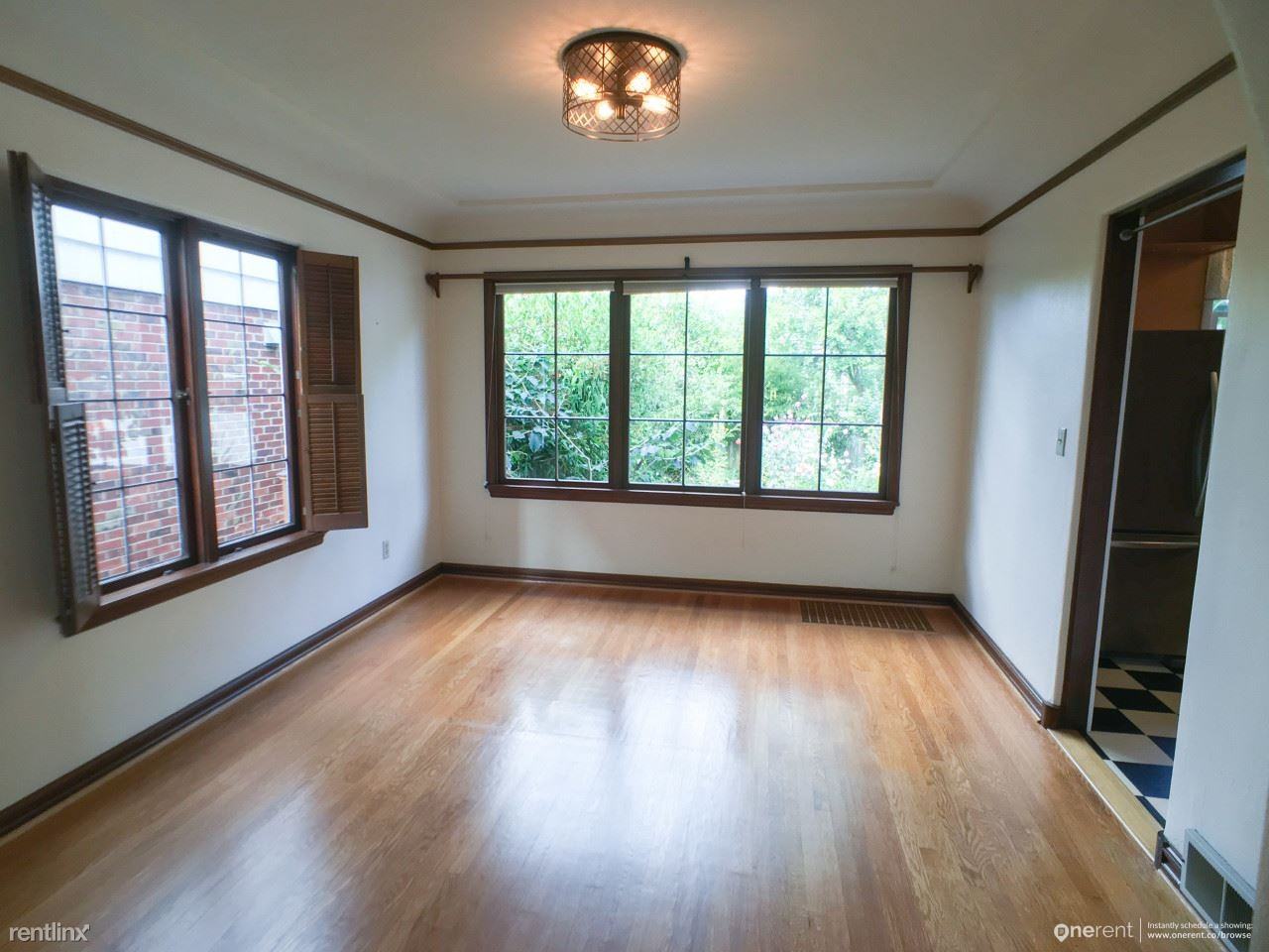 4318 NE 42nd St - Photo 2 of 22