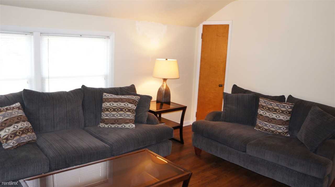 539 S 2nd St - Photo 3 of 18