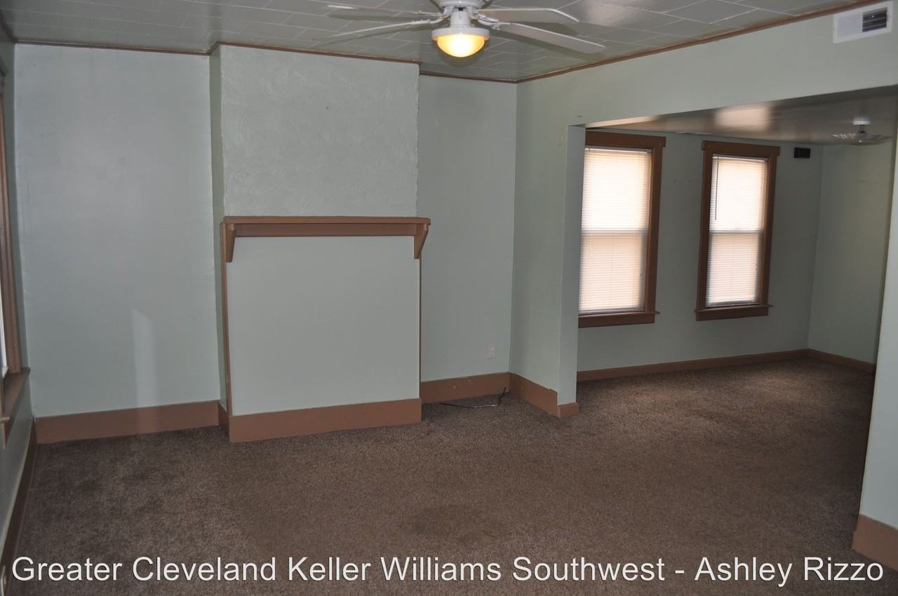 3621 W 49th St - Photo 2 of 15