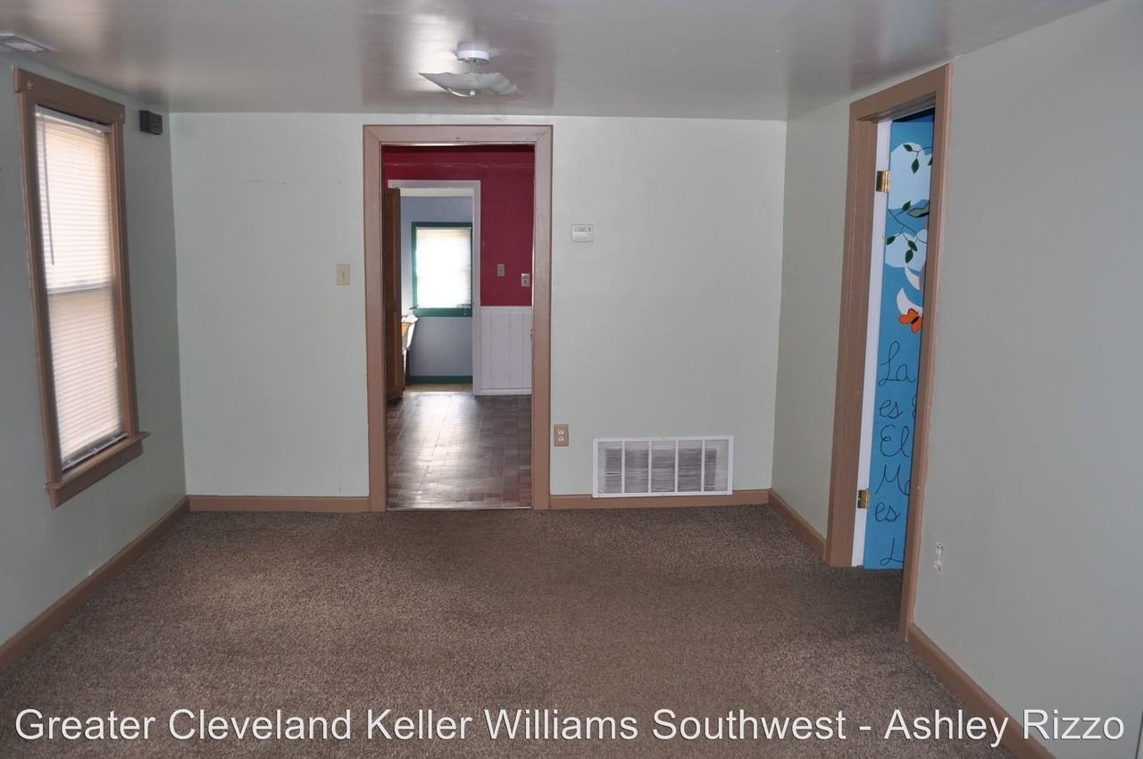 3621 W 49th St - Photo 3 of 15