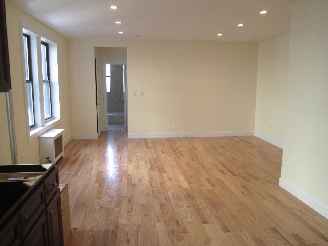 Sherman Ave & W 204th St