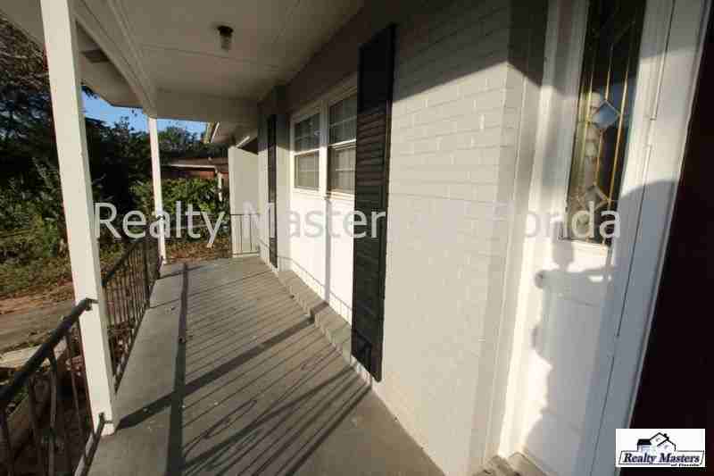5700 E Shore Dr - Photo 2 of 15