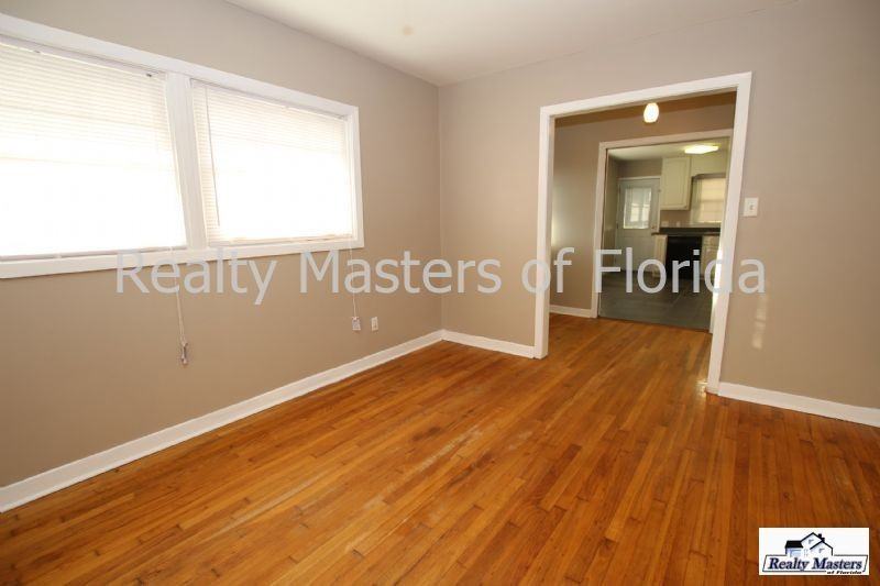 5700 E Shore Dr - Photo 3 of 15