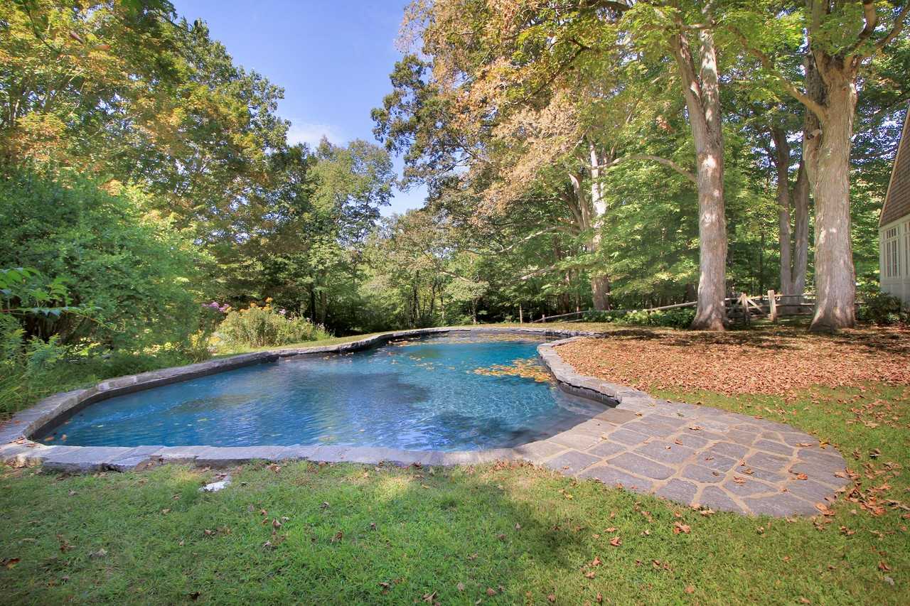 156 Deforest Rd - Photo 3 of 42