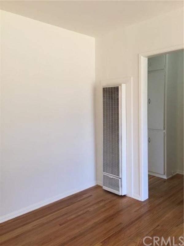 258 W El Sur St - Photo 3 of 11