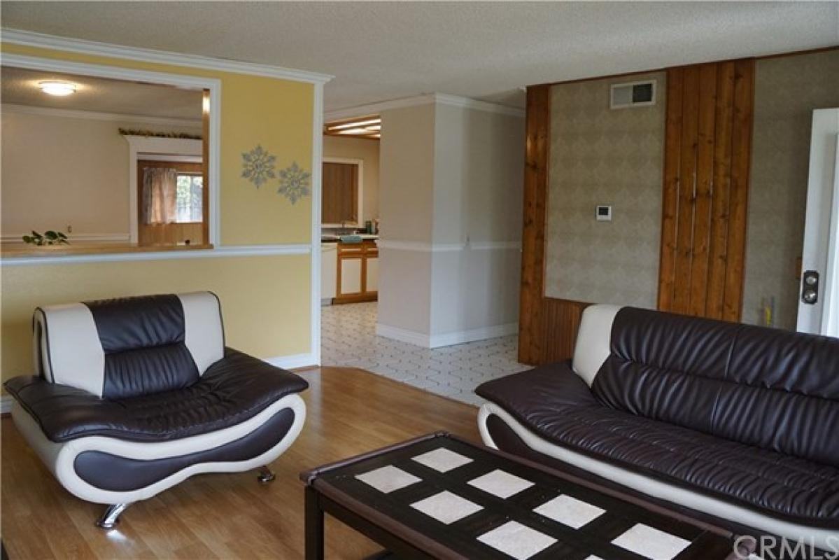 444 Capron Ave - Photo 2 of 9