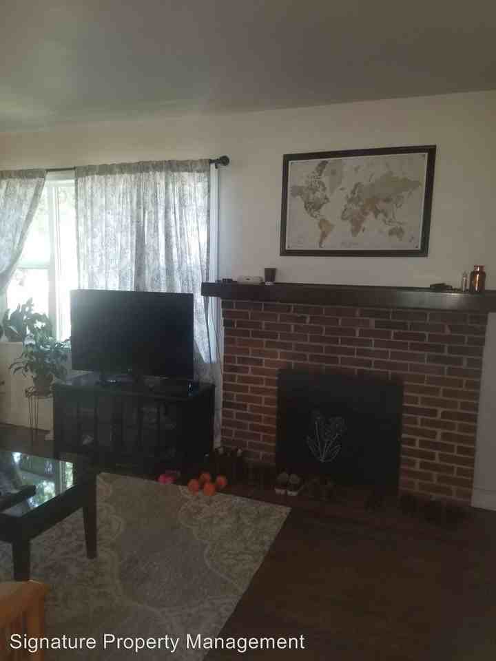 1016 Shelby Dr - Photo 2 of 16