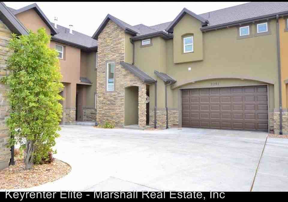 2277 S 1925 W - Photo 2 of 33