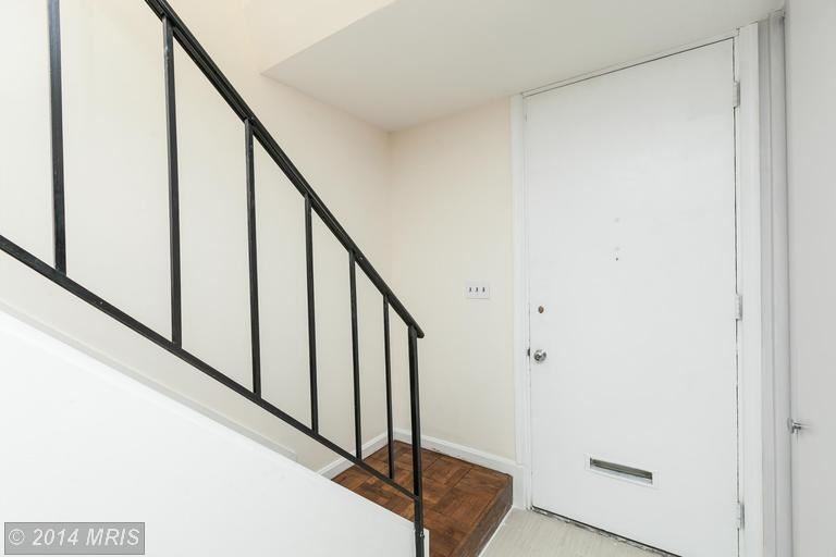 246 W Lafayette Ave - Photo 2 of 30