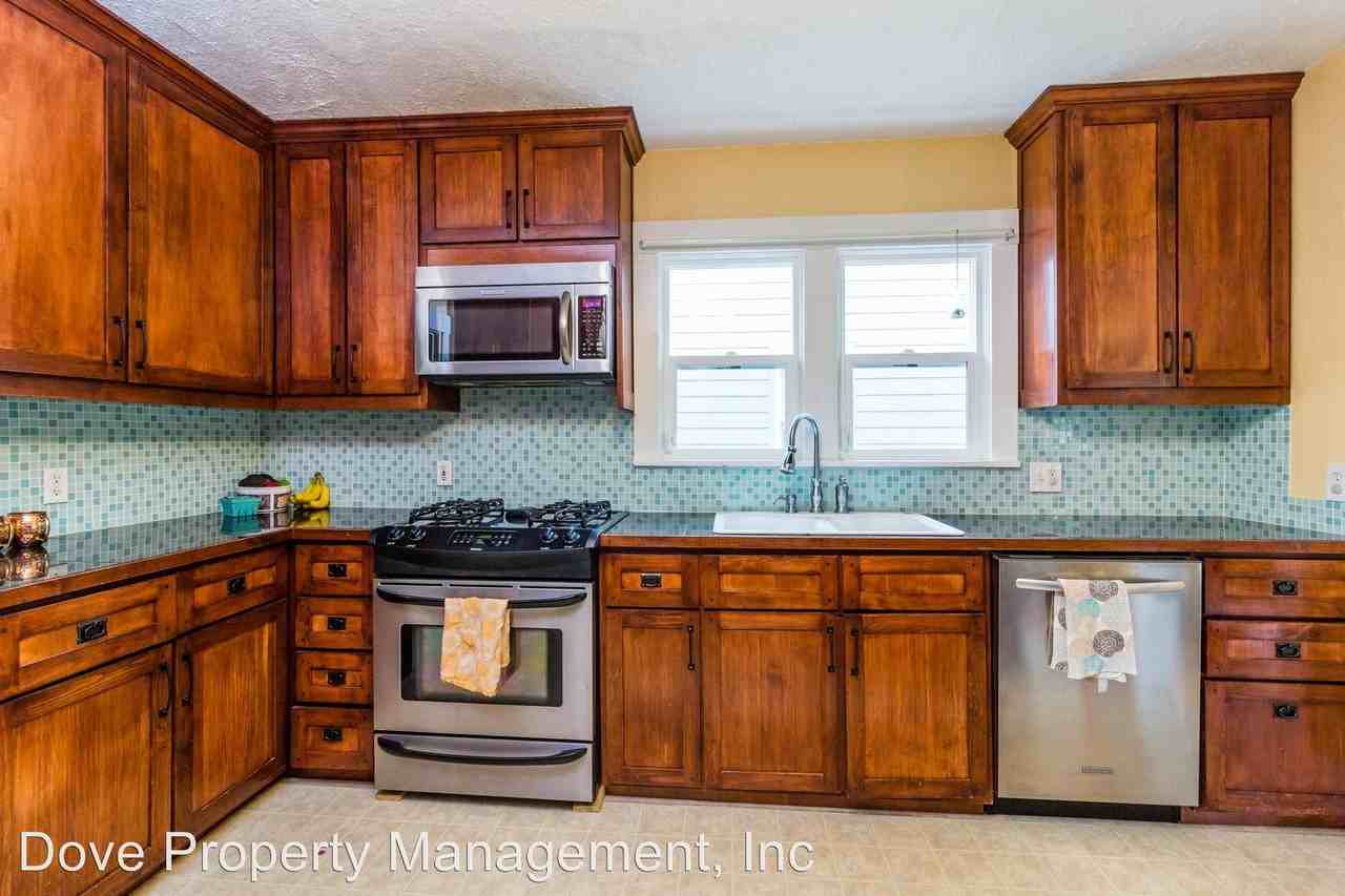 2016 Simpson Ave - Photo 3 of 19