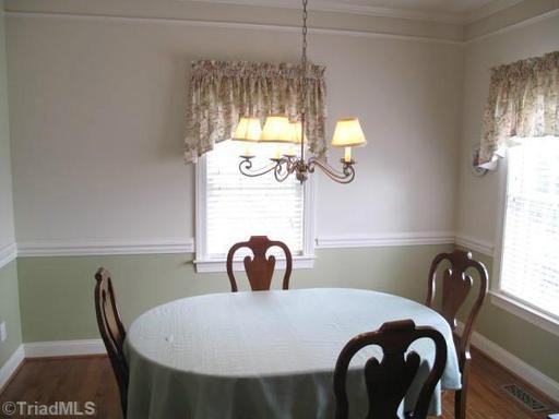127 W Rollingmeadow Rd - Photo 3 of 17