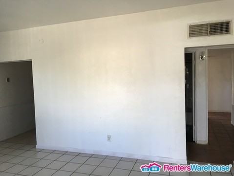 4126 N 30th Dr - Photo 3 of 13