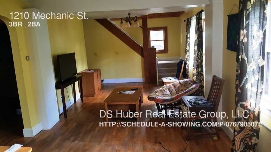 1210 Mechanic St - Photo 3 of 29