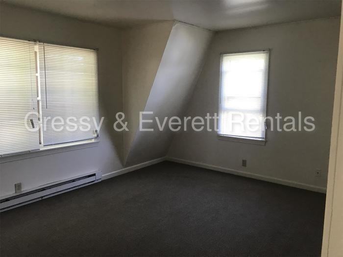 206 Blakeslee - Photo 3 of 14